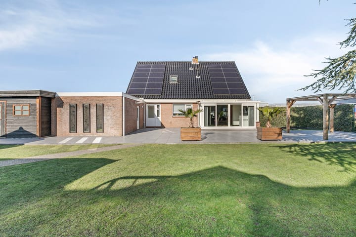 Foto 42 van Anthuriumweg 46