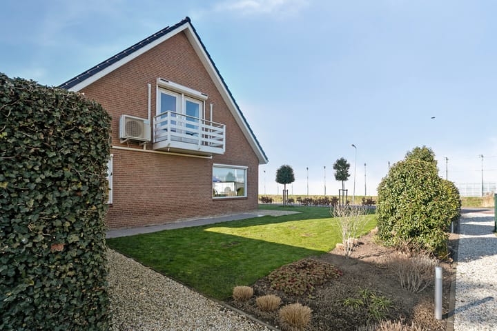 Foto 44 van Anthuriumweg 46