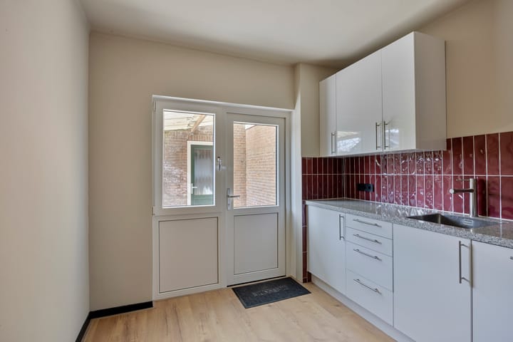 Foto 18 van Scharreweersterweg 36-B