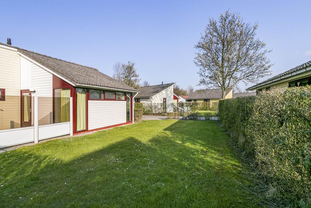 2-bedroom freehold villa in Heinkenszand — photo 3 of 5
