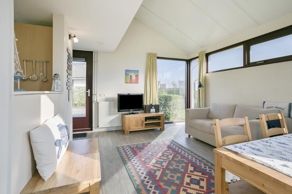 2-bedroom freehold villa in Heinkenszand — photo 4 of 5
