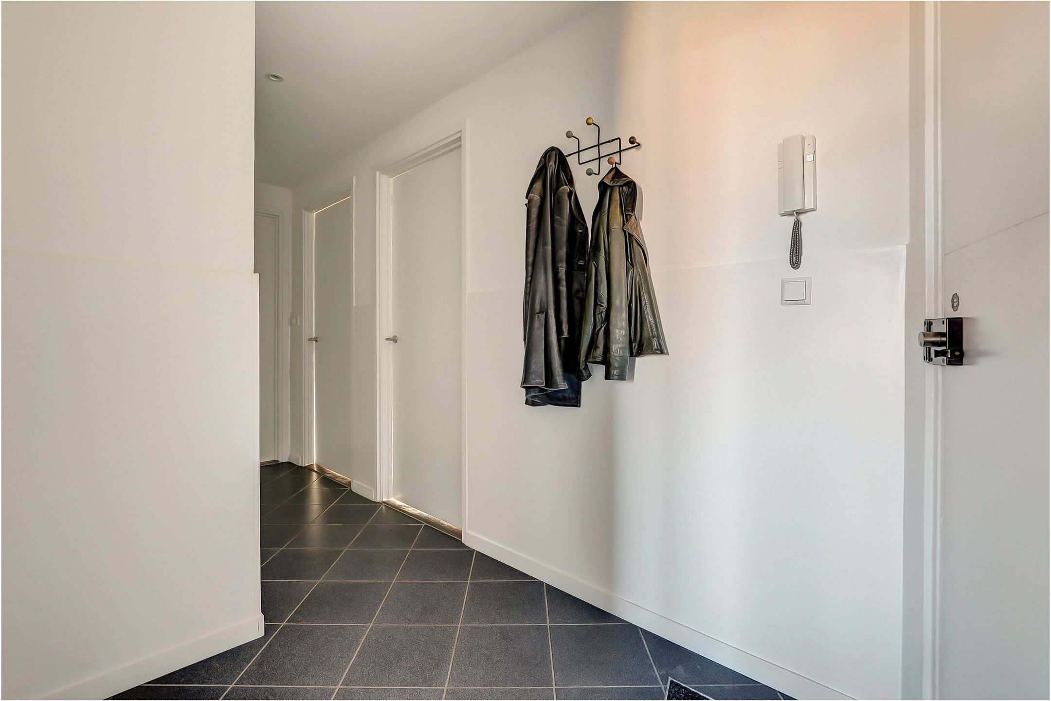 Photo 6 of Huissensestraat 101-2