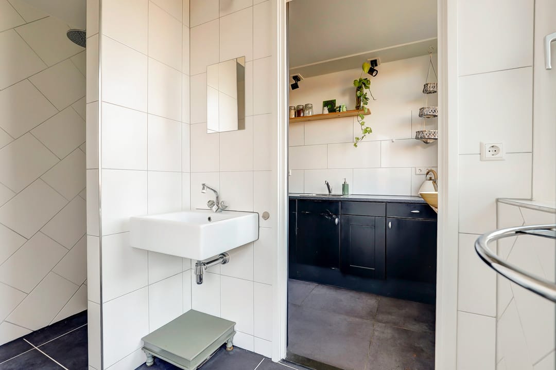 Photo 16 of Huissensestraat 101-2