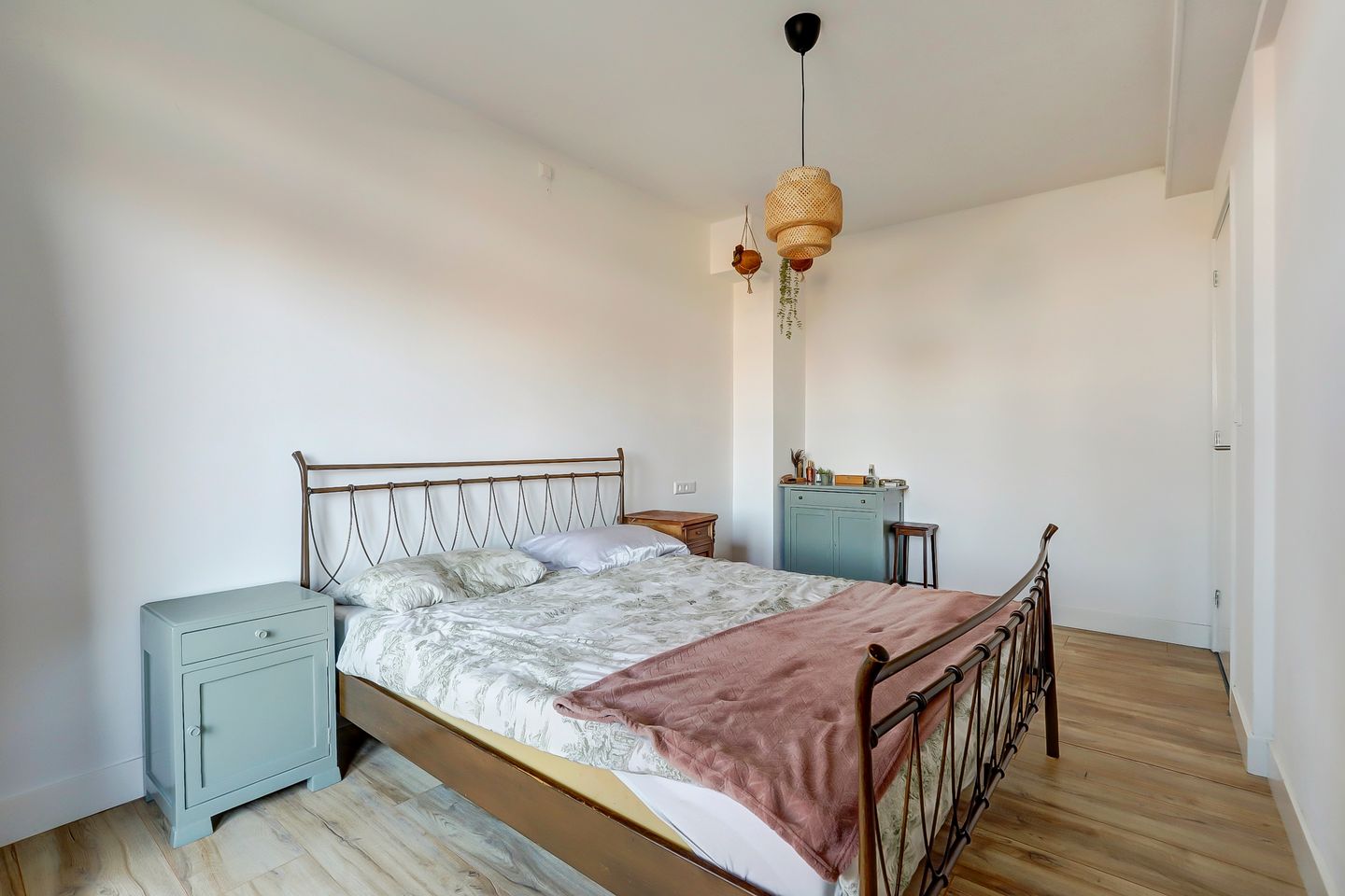 Photo 19 of Huissensestraat 101-2