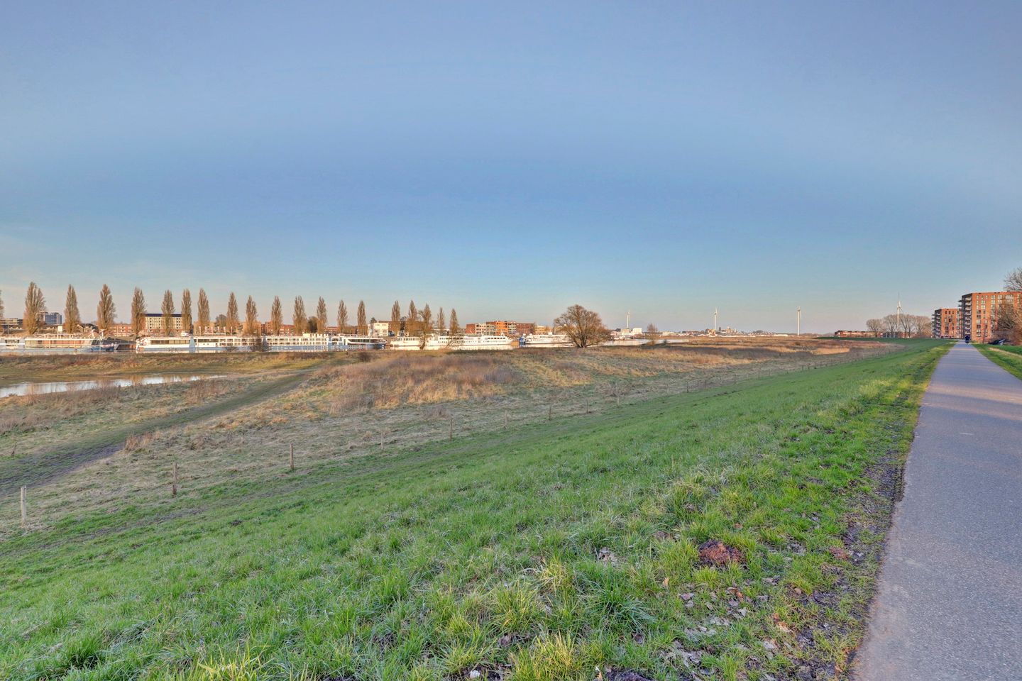 Photo 40 of Huissensestraat 101-2