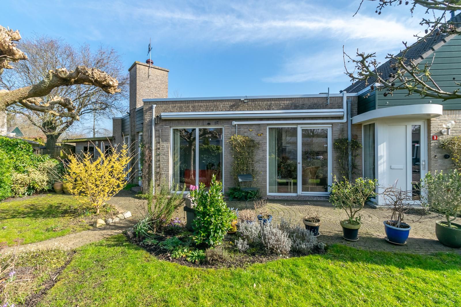 Foto 3 van Zwanebloem 9