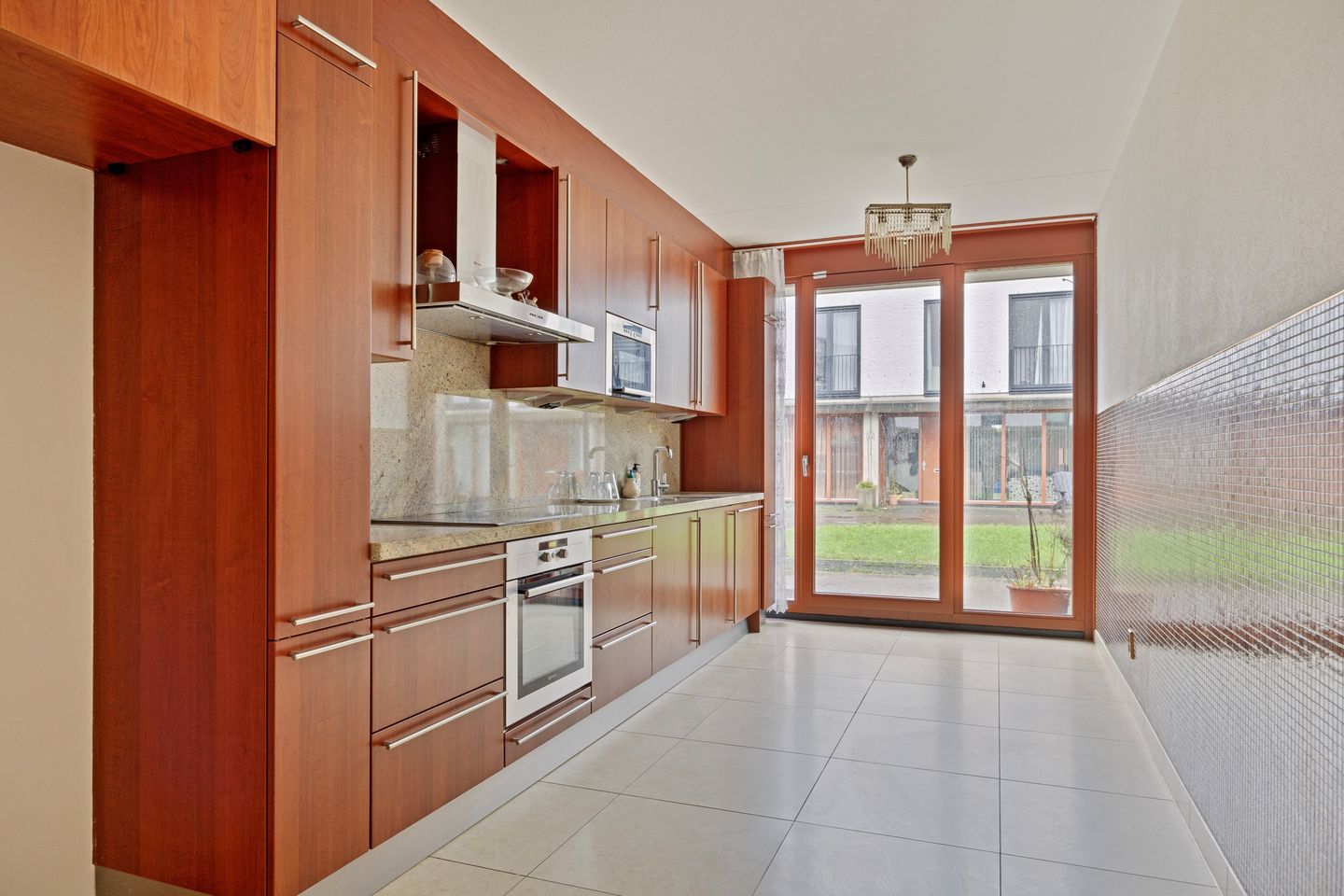 Foto 10 van Kingstonplantsoen 28