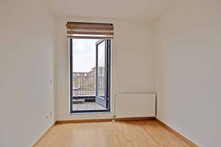 Foto 21 van Kingstonplantsoen 28