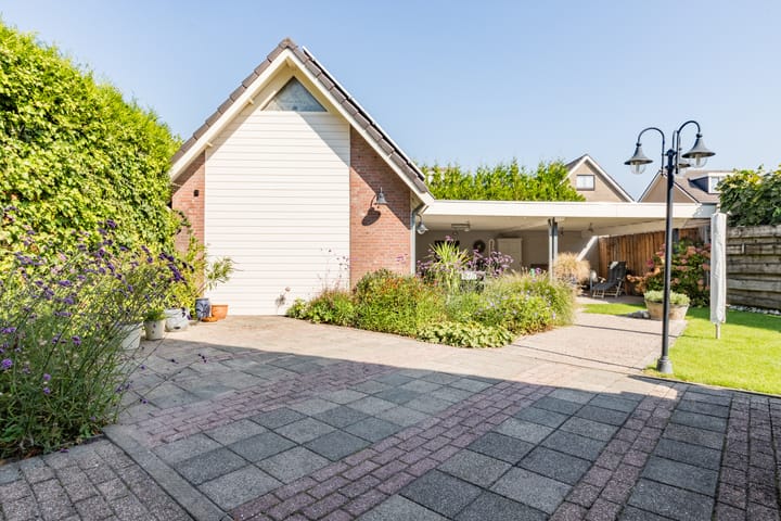 Photo 38 of Stationsweg 18