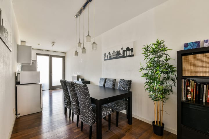 Foto 16 van Julius Pergerstraat 204