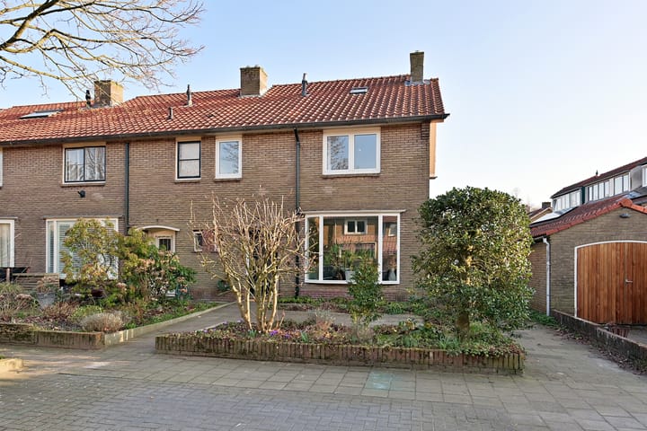 Foto 1 van Witte de Withlaan 2