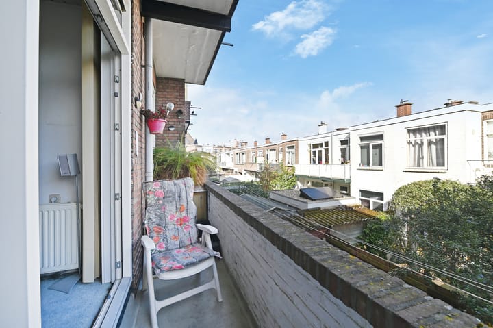 Photo 14 of Kamperfoeliestraat 229