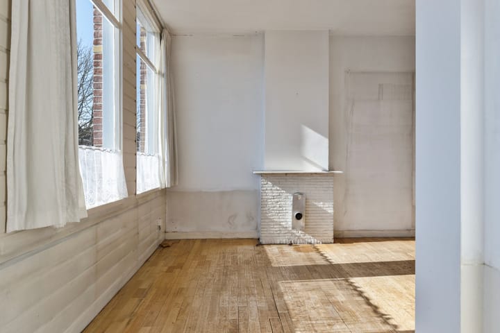 Photo 15 of Graaf Lodewijkstraat 12