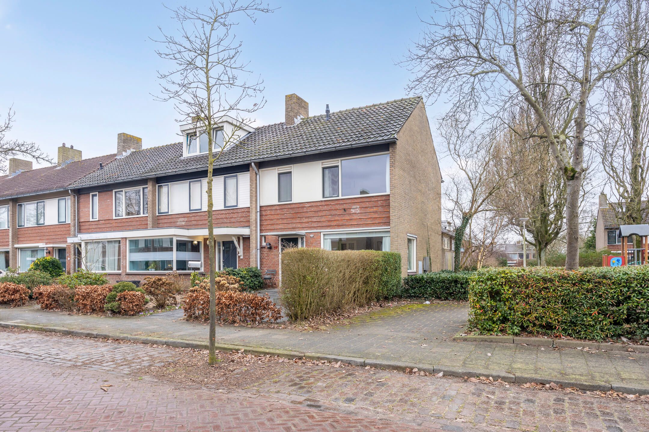 Photo 24 of Azurietstraat 37