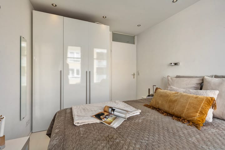 Foto 24 van Van Ostadestraat 374-2