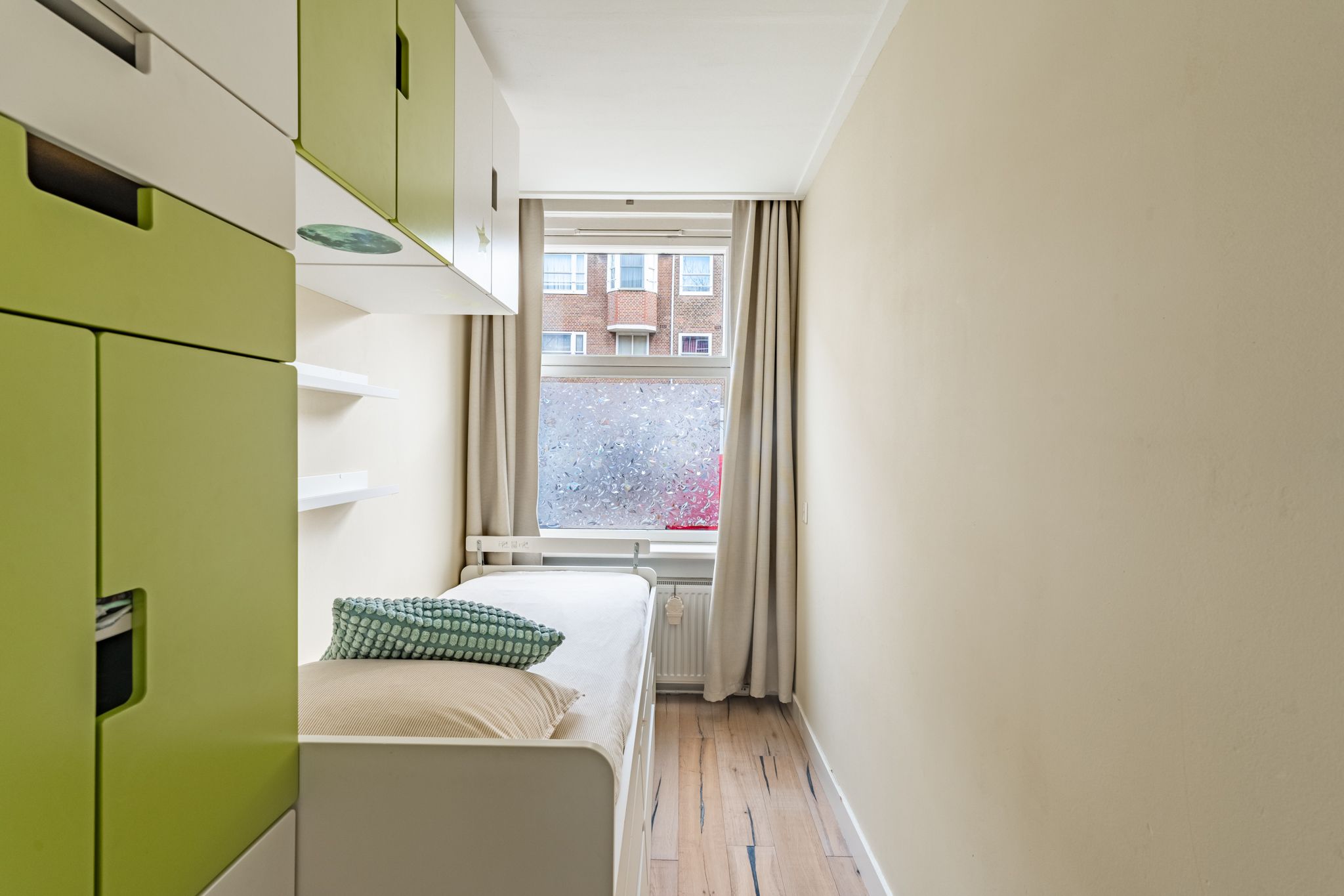 Photo 15 of Hudsonstraat 125-H