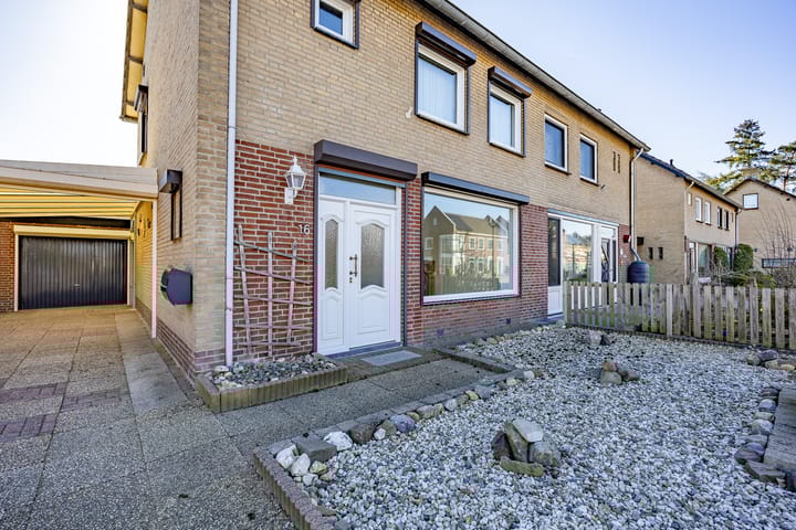 Foto 6 van Van Bergenstraat 16