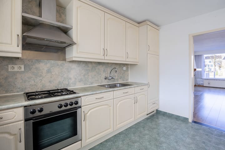 Foto 14 van Van Bergenstraat 16