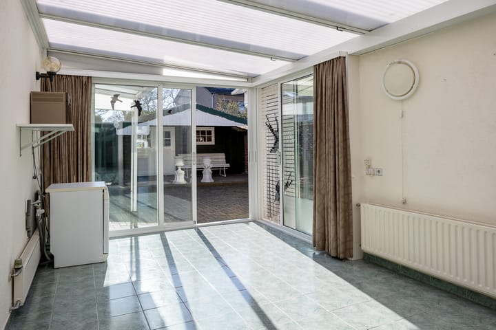 Foto 15 van Van Bergenstraat 16