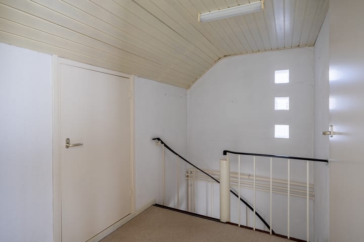 Foto 24 van Van Bergenstraat 16