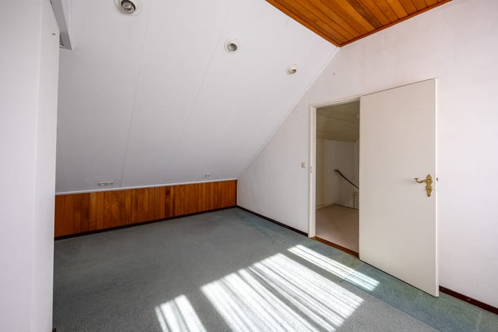 Foto 27 van Van Bergenstraat 16