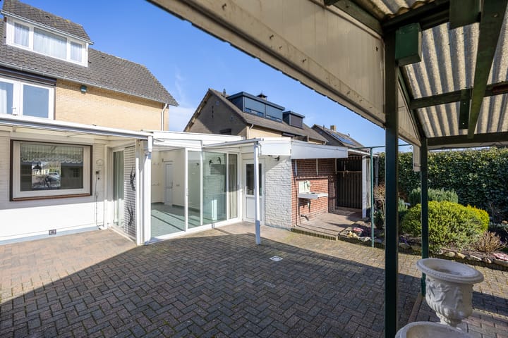 Foto 29 van Van Bergenstraat 16