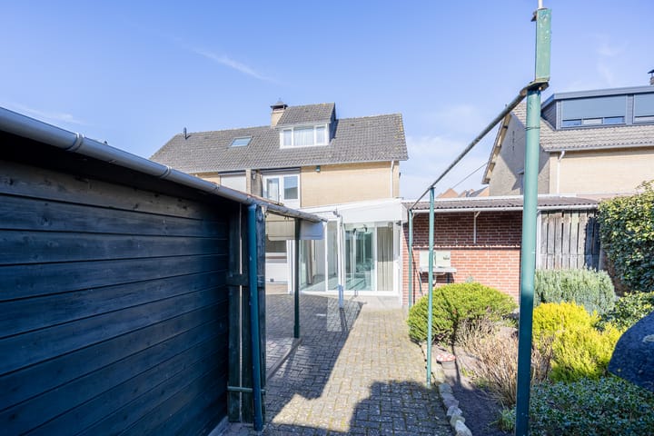 Foto 30 van Van Bergenstraat 16