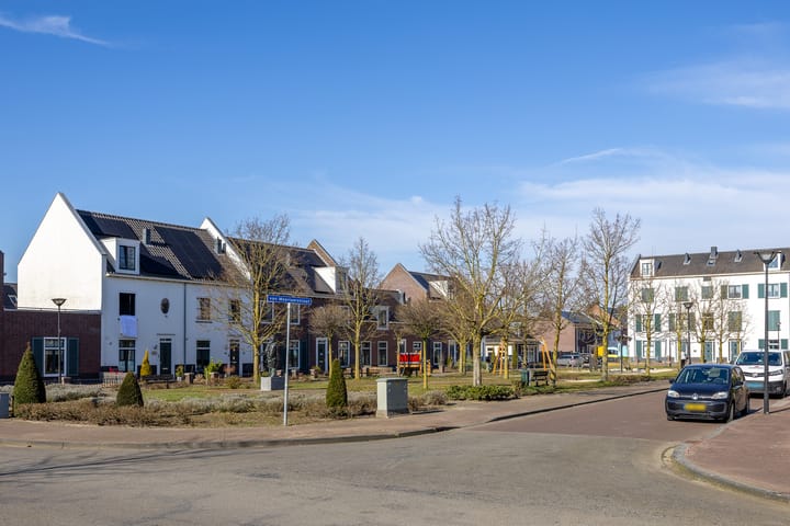 Foto 34 van Van Bergenstraat 16