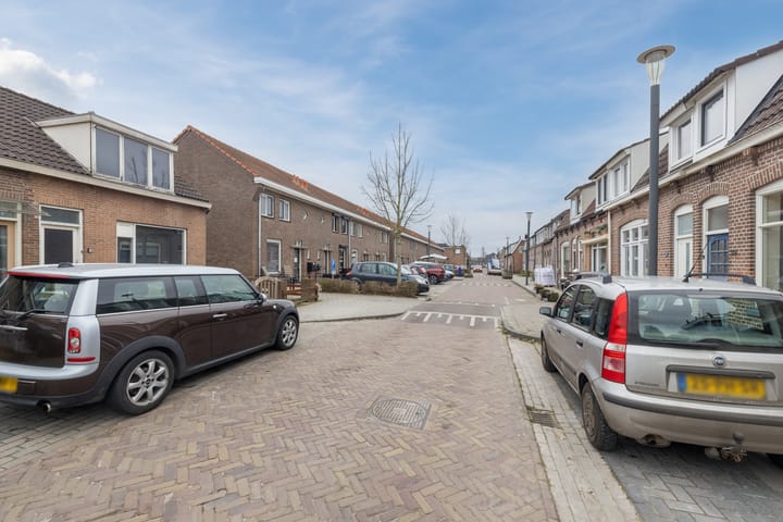 Foto 8 van Oranjestraat 64