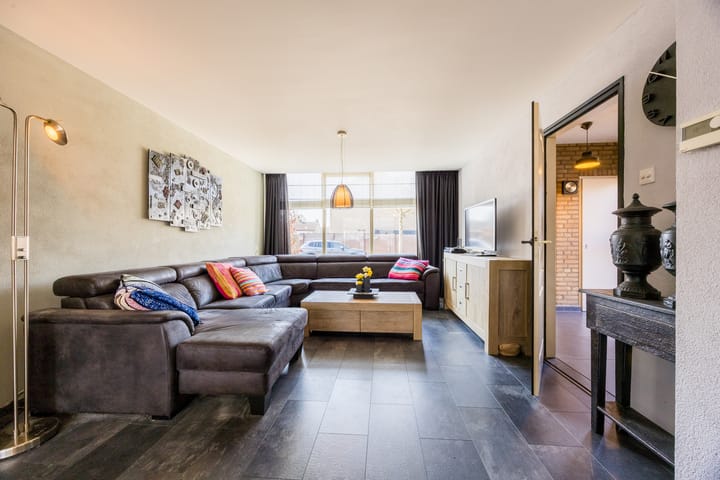 Foto 2 van Marsstraat 1