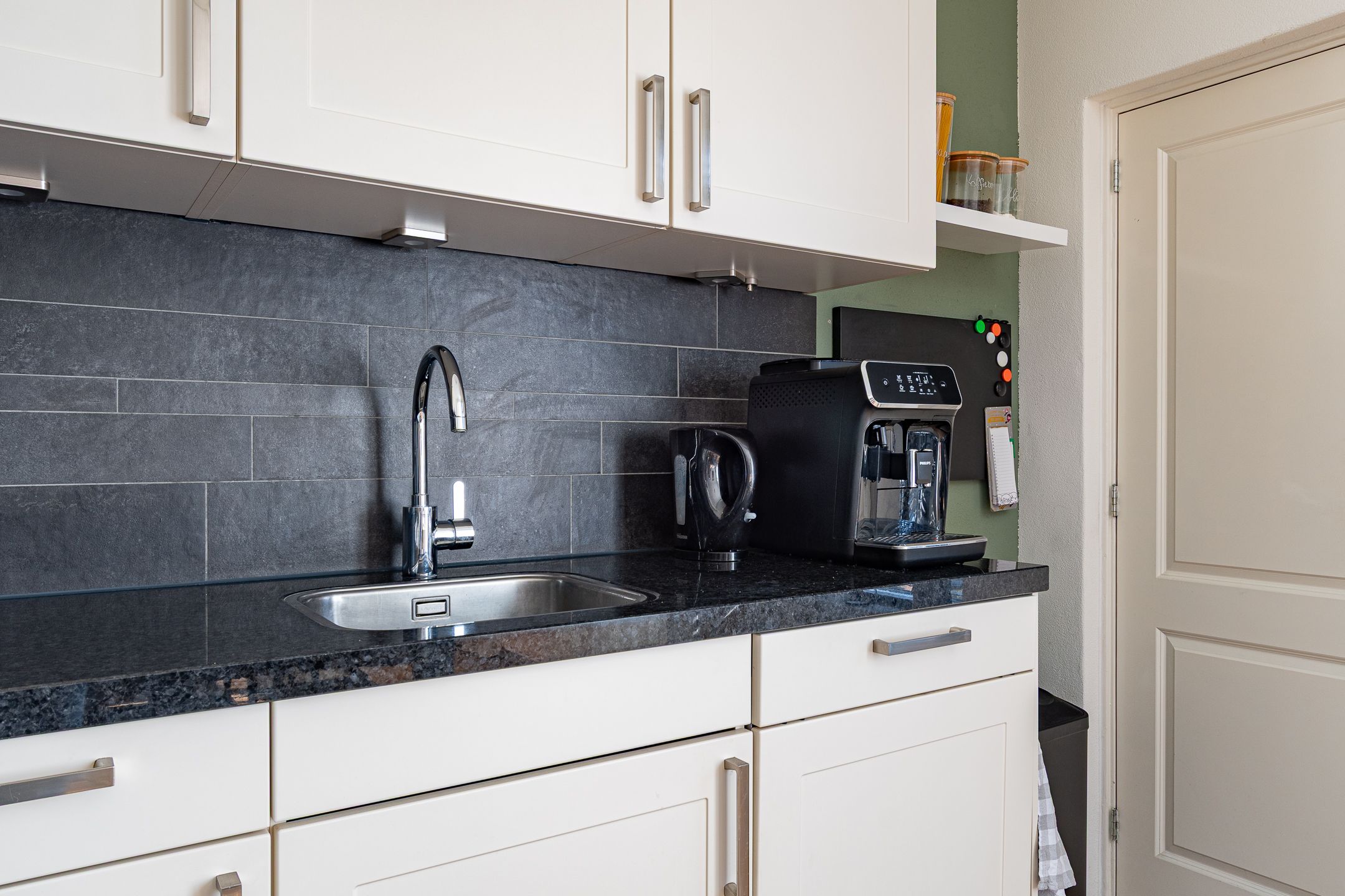 Photo 18 of Batingestraat 27