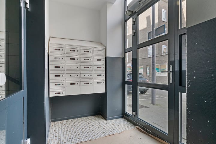 Foto 4 van Herman Robbersstraat 110-D