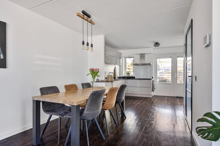 Photo 11 of Eisenhowerstraat 3