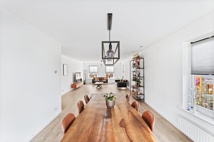 Photo 11 of Mgr. L. Dobbelaarstraat 8