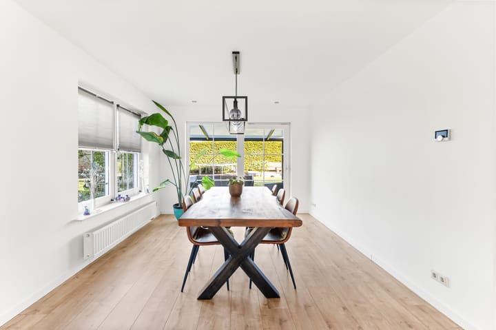 Photo 12 of Mgr. L. Dobbelaarstraat 8