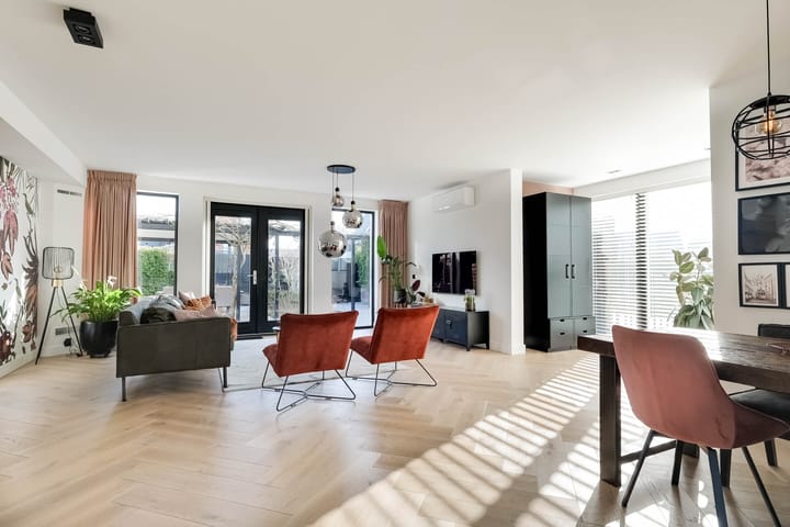 Photo 13 of Heemraad 1