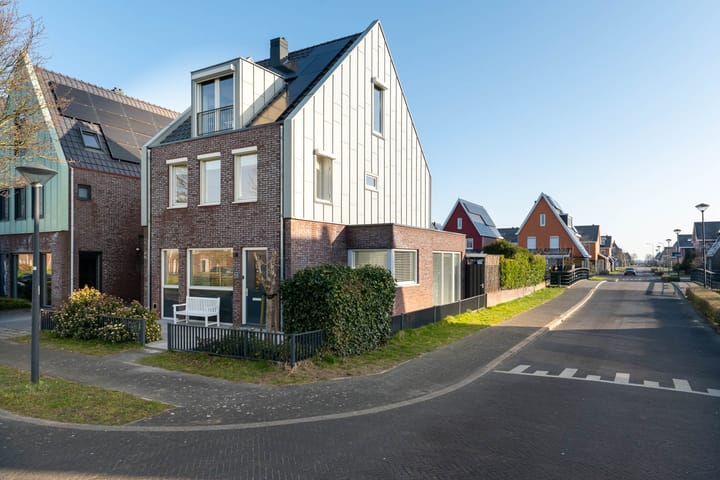 Photo 52 of Heemraad 1