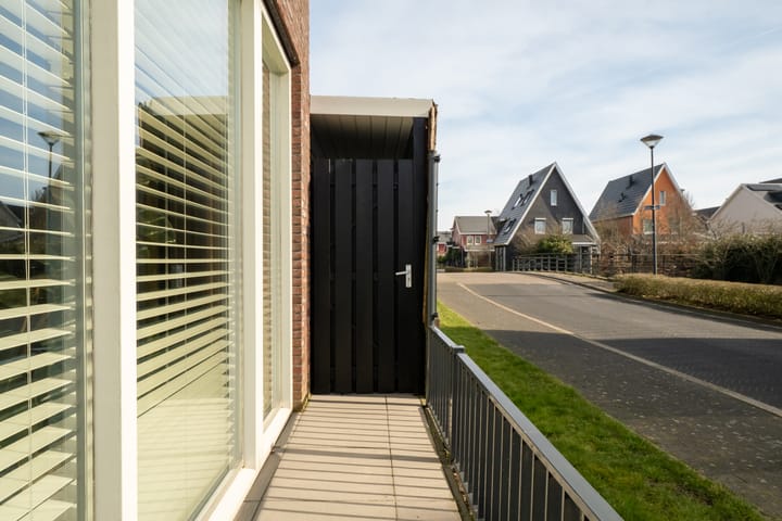 Photo 54 of Heemraad 1