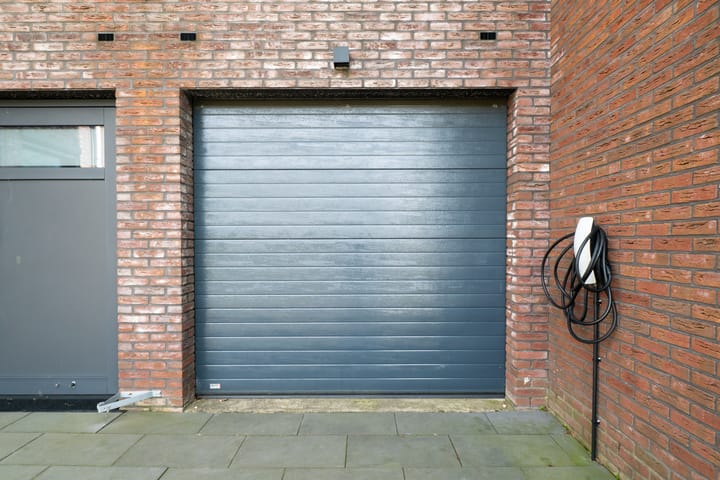 Photo 55 of Heemraad 1