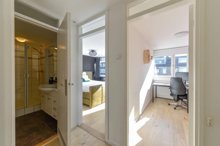 Photo 32 of Wibautstraat 7