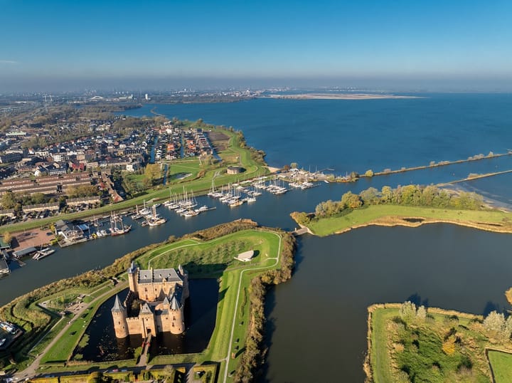 Foto 21 van E.J. Ruijgplein 8