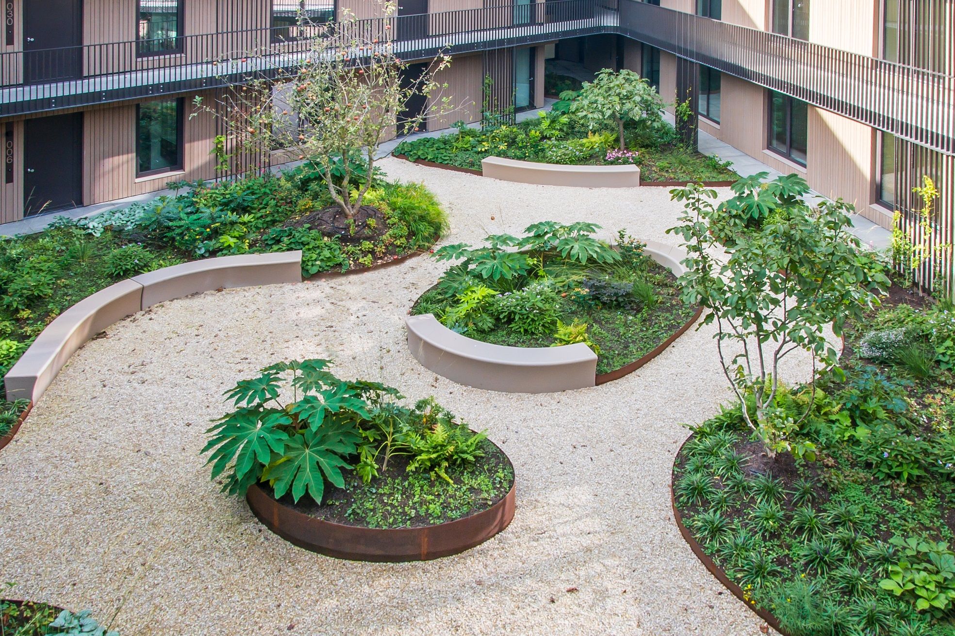 Foto 15 van E.J. Ruijgplein 8