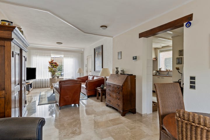 Foto 11 van Pastoor van Rielstraat 10