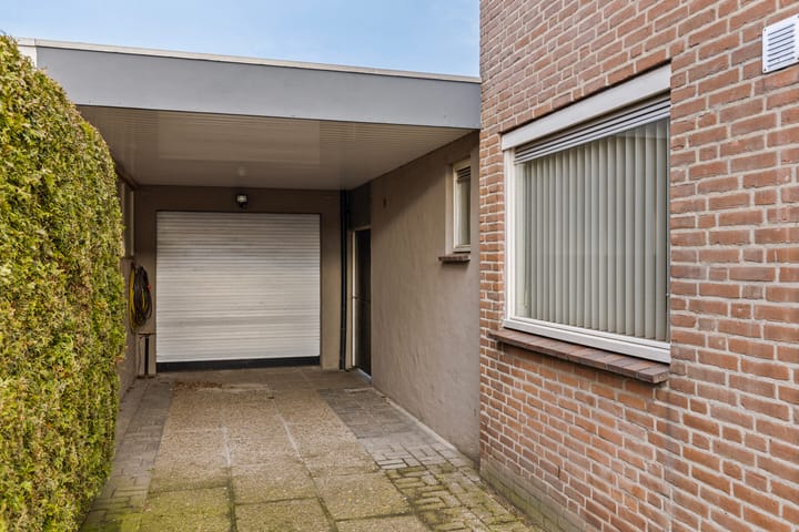 Foto 32 van Pastoor van Rielstraat 10