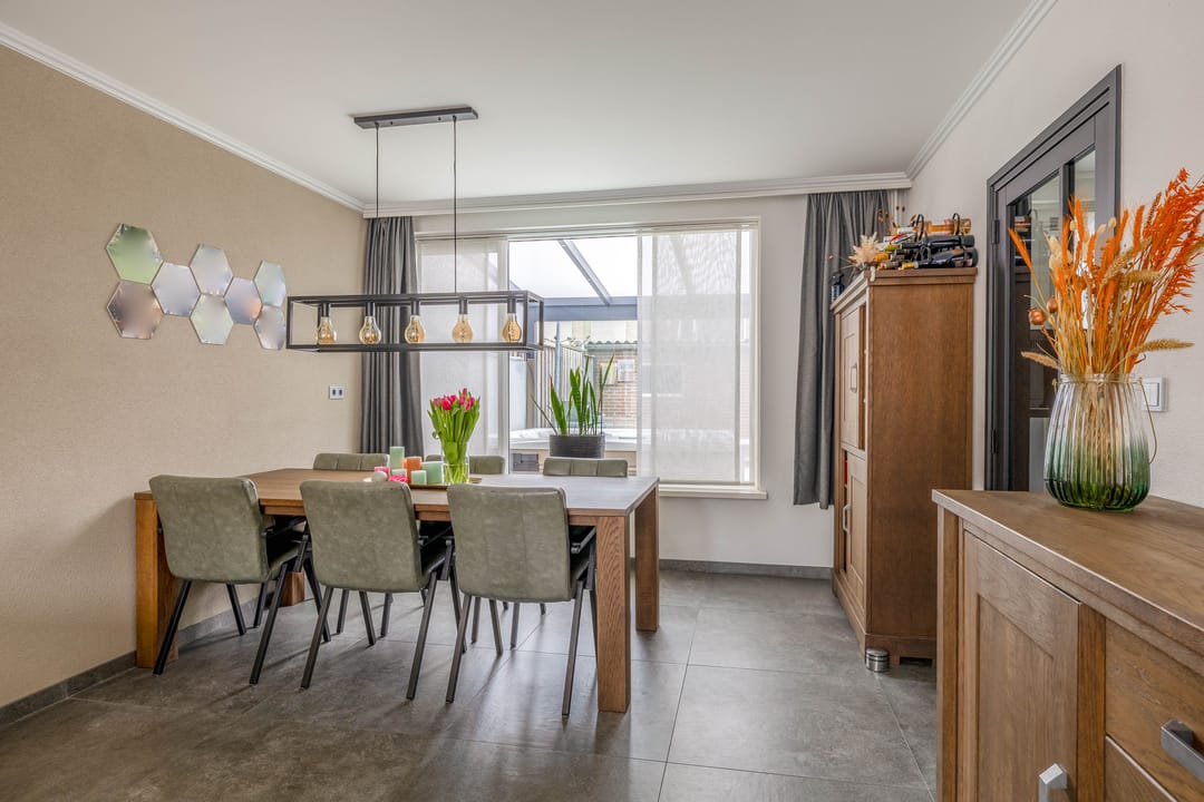 Foto 8 van Van Oost-Frieslandstraat 90