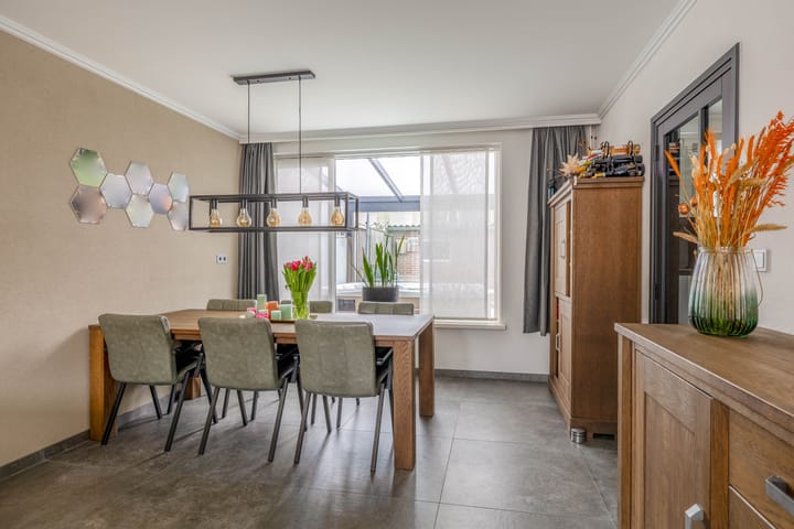 Foto 8 van Van Oost-Frieslandstraat 90