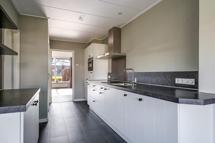 Foto 2 van van Homoetstraat 1