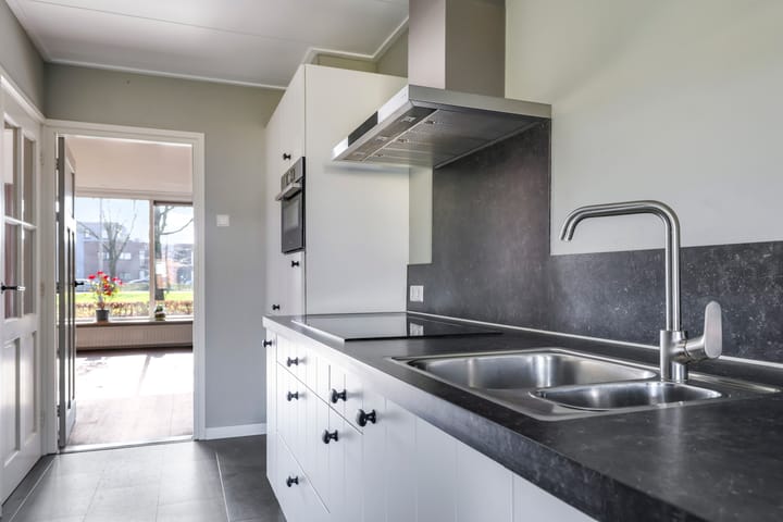 Foto 22 van van Homoetstraat 1