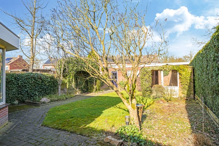 Foto 42 van van Homoetstraat 1