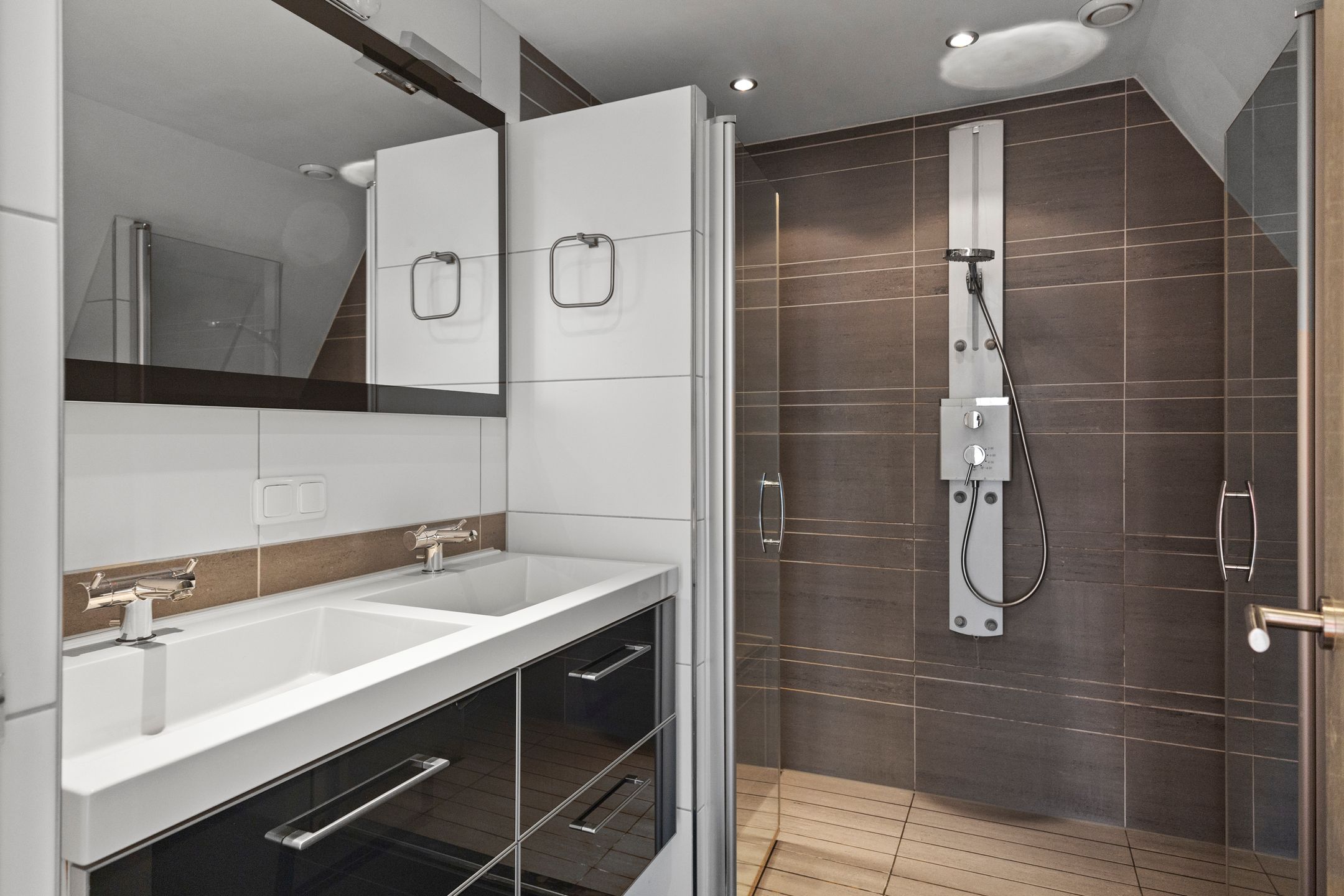 Foto 27 van Ambonstraat 23-A